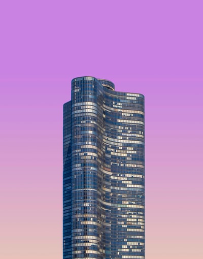 蓝色高层建筑